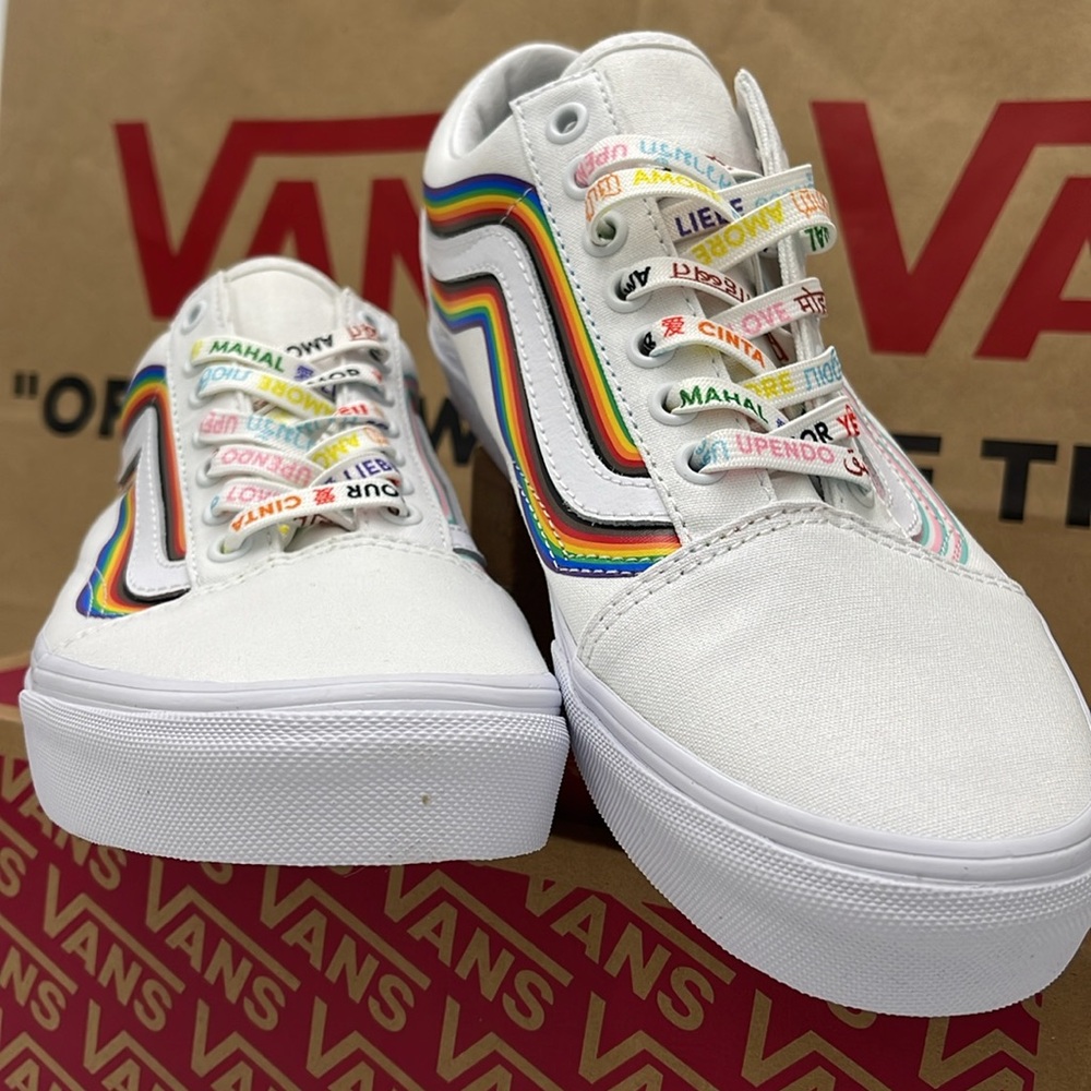 Vans WMNS White Sneakers with Rainbow Stripe Old Skool
(Pride) White/True White - Picture 6 of 16